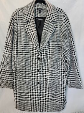 torrid Black & White Houndstooth Plaid Pea Coat
